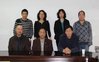 胡杨教授与院领导及重点实验室负责教师合影留念 胡杨教授与院领导及重点实验室负责教师合影留念